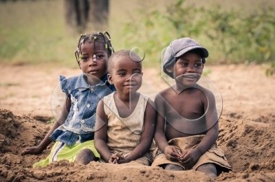 Oline, Tete e Paizinho :) em Cahama, Cunene, Angola (Maio de 2012).